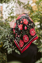 Cargar imagen en el visor de la galería, Pañuelo - ROSALEDA NEGRO