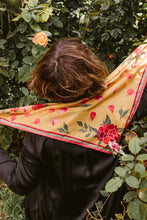 Cargar imagen en el visor de la galería, Pañuelo - ROSALEDA