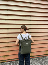 Cargar imagen en el visor de la galería, Mochila - Verde Lolo