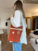 Kargatu irudia galeria-bistaragailuan, Bolso mochila - Lolo pelota