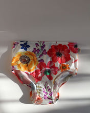 Cargar imagen en el visor de la galería, Braga de algodón cintura alta – Flores