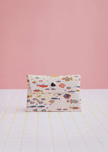 Cargar imagen en el visor de la galería, Tarjetero - Peces beige