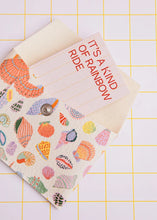 Cargar imagen en el visor de la galería, Tarjetero - Conchas beige