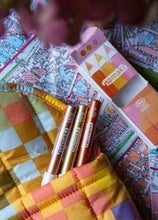 Cargar imagen en el visor de la galería, SET DE 3 LAPICES BRILLO COBRE- ORO - ROSA CON PURPURINA
