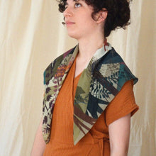 Cargar imagen en el visor de la galería, Pañuelo - Bosque