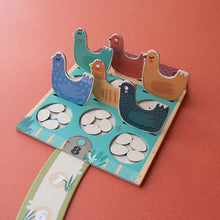 Cargar imagen en el visor de la galería, Juego de mesa - Cluck, Cluck! Pocket +4y
