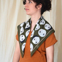 Cargar imagen en el visor de la galería, Pañuelo - Lunas