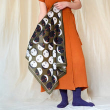 Cargar imagen en el visor de la galería, Pañuelo - Lunas