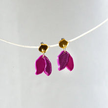 Cargar imagen en el visor de la galería, Mr. Laspiur - Pendientes MILIA púrpura