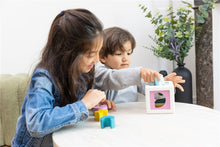 Cargar imagen en el visor de la galería, Kuby - Juguete letras y formas extensible