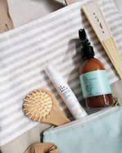 Cargar imagen en el visor de la galería, Sun - Protector solar facial SPF 30