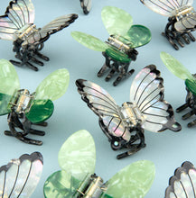 Cargar imagen en el visor de la galería, Pinza de pelo - Mariposa blanca