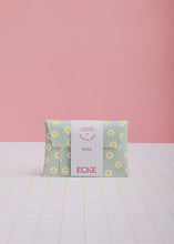 Cargar imagen en el visor de la galería, Tarjetero - Huevo