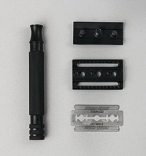 Cargar imagen en el visor de la galería, Higiene - Afeitado - Maquinilla negro mate Rebel