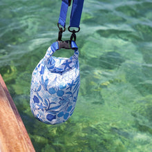 Kargatu irudia galeria-bistaragailuan, Dry bag - Bolsa para el agua azul
