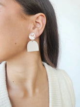 Cargar imagen en el visor de la galería, Pendientes - Latte - CIAOBELLAIDO
