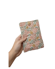 Cargar imagen en el visor de la galería, Liburu elektronikoaren funda - Funda de libro electronico
