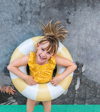 Cargar imagen en el visor de la galería, Juego de playa - Flotador Banana
