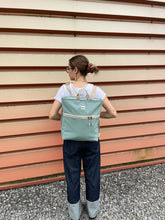Cargar imagen en el visor de la galería, Mochila lolo - Verde menta
