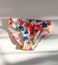 Cargar imagen en el visor de la galería, Braga clásica de algodón – Flores
