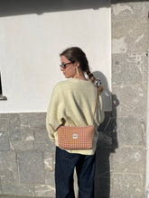 Kargatu irudia galeria-bistaragailuan, Bolso bandolera - Lolo Pelota - Vichy mostaza rosa
