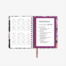 Cargar imagen en el visor de la galería, Agenda escolar 25/26 - Día página - Noir
