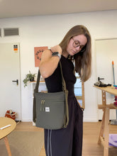 Kargatu irudia galeria-bistaragailuan, Bolso mochila - Lolo pelota - Kaki
