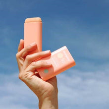 Cargar imagen en el visor de la galería, STICK SOLAR MONJOUR SPF50 - 20 gramos
