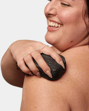 Cargar imagen en el visor de la galería, Esponja -  Konjac Corporal Piel Grasa con Carbón
