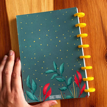 Cargar imagen en el visor de la galería, Libreta ilustrada - Reina Vida
