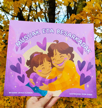 Cargar imagen en el visor de la galería, Liburuak - Musuak eta besarkadak
