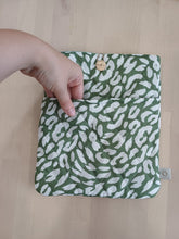 Cargar imagen en el visor de la galería, Funda de libro - Leopardo Kaki
