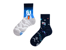 Cargar imagen en el visor de la galería, Kids socks - space
