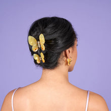 Cargar imagen en el visor de la galería, Pinza de pelo - Mariposa amarilla
